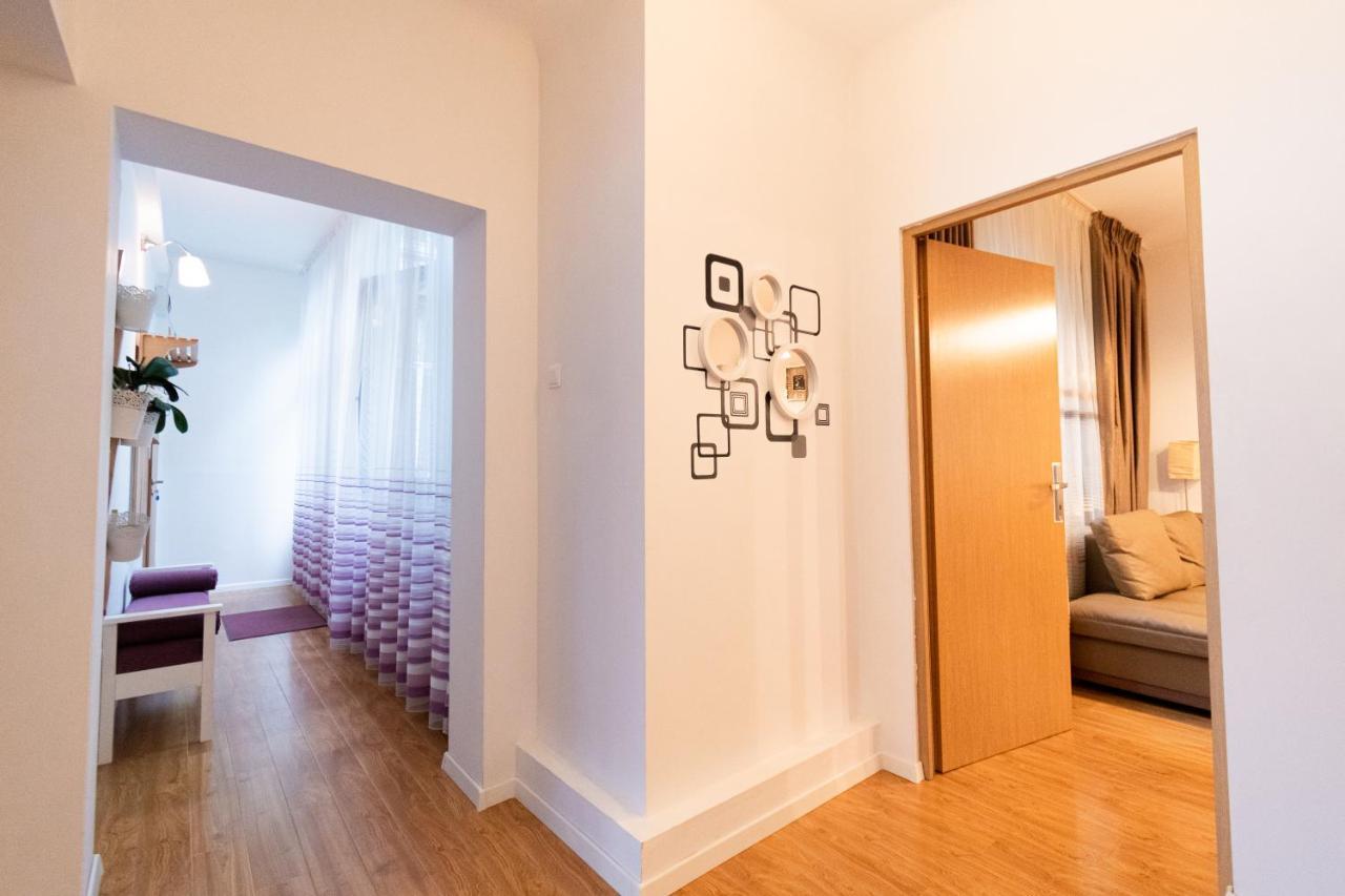 Ardor Apt - Bright And Secluded Apartment In The Heart Of Old Town Brasov Ngoại thất bức ảnh