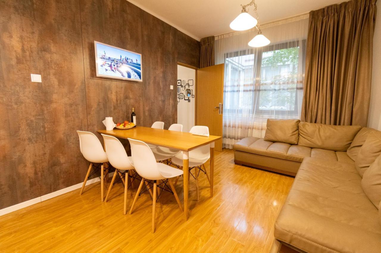 Ardor Apt - Bright And Secluded Apartment In The Heart Of Old Town Brasov Ngoại thất bức ảnh